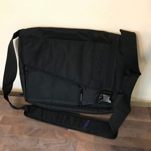 Jansport 15.4 Laptop Messenger Bag Black NWOT